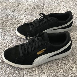 Black Puma Vikky foam sneaker